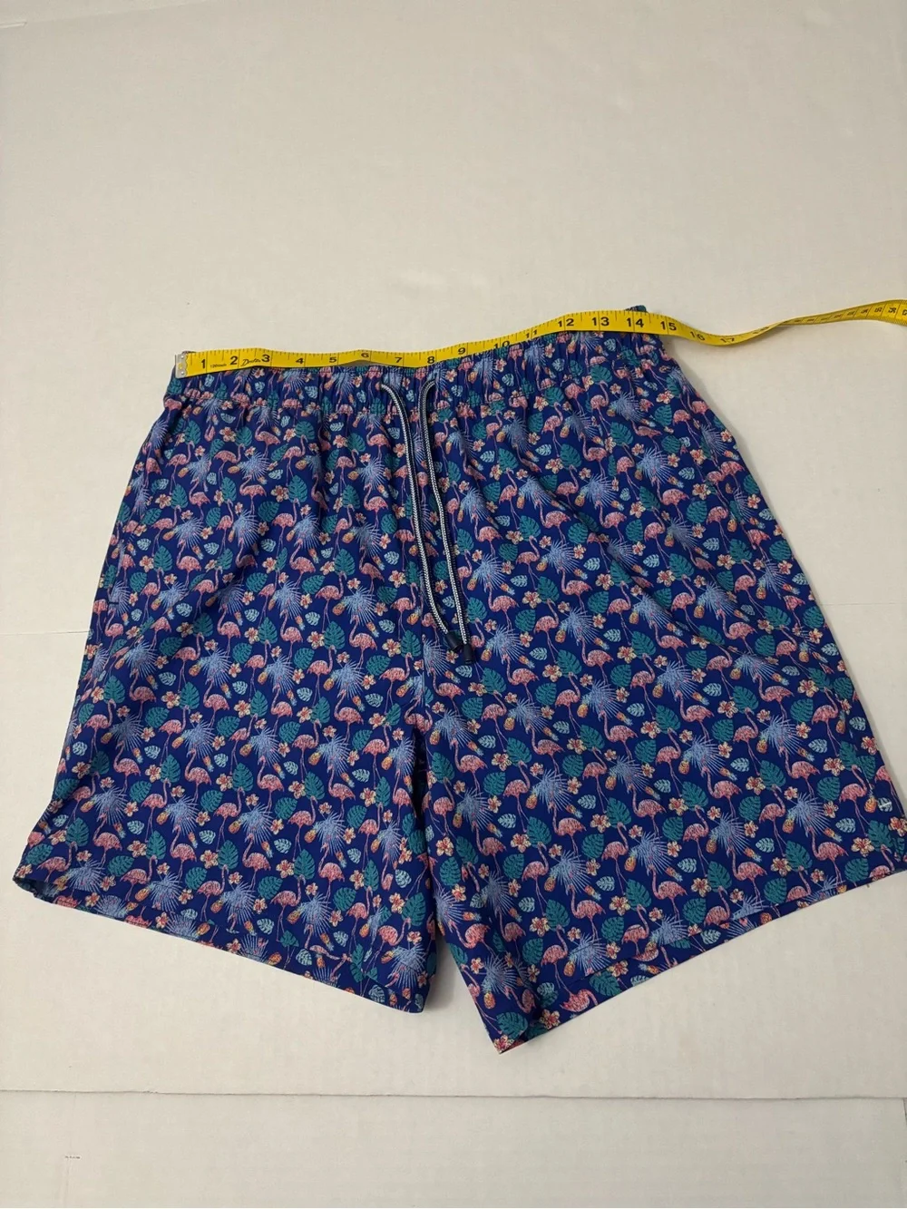 Peter Millar Tropical Flock 7” Swim Trunks Mens M Blue Flamingo